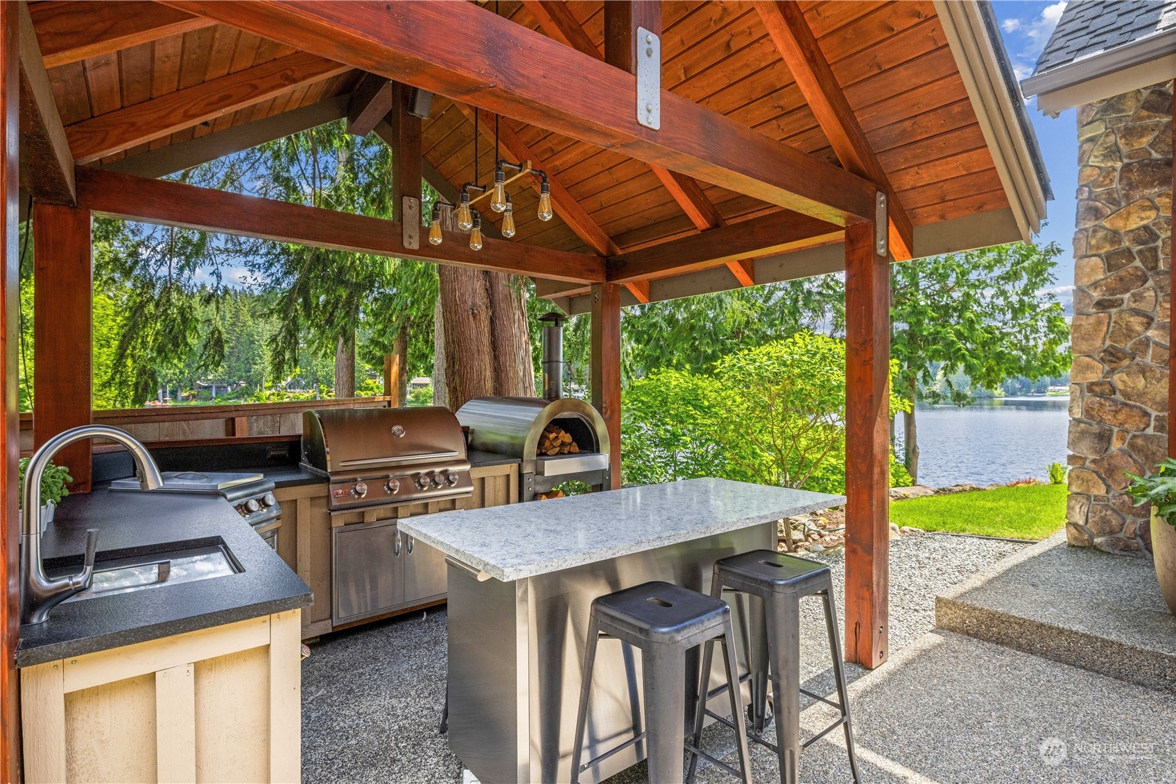 1752 W Beaver Lake Drive SE Sammamish WA 98075