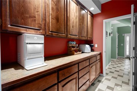 2140 SW Vista Park Drive Oak Harbor WA 98277