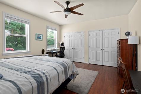 2140 SW Vista Park Drive Oak Harbor WA 98277