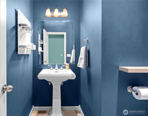 2140 SW Vista Park Drive Oak Harbor WA 98277