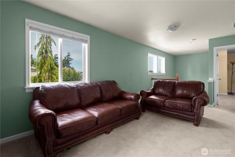 2140 SW Vista Park Drive Oak Harbor WA 98277