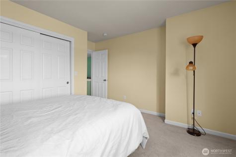 2140 SW Vista Park Drive Oak Harbor WA 98277