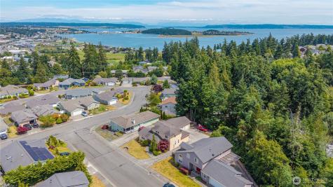2140 SW Vista Park Drive Oak Harbor WA 98277