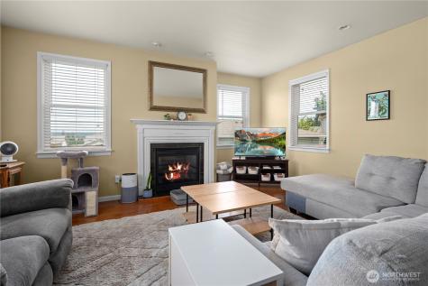 2140 SW Vista Park Drive Oak Harbor WA 98277