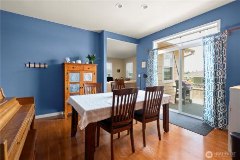 2140 SW Vista Park Drive Oak Harbor WA 98277