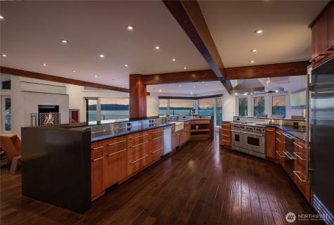 20423 10th Place SW Normandy Park WA 98166