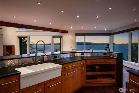 20423 10th Place SW Normandy Park WA 98166