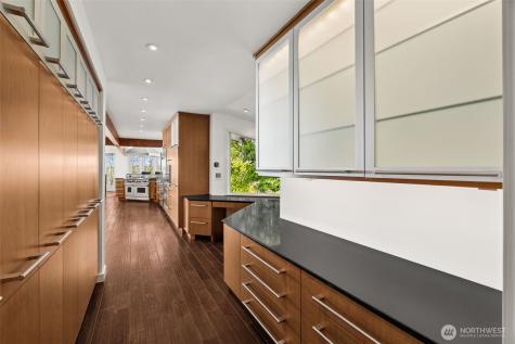 20423 10th Place SW Normandy Park WA 98166