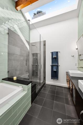 20423 10th Place SW Normandy Park WA 98166