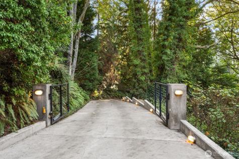 20423 10th Place SW Normandy Park WA 98166