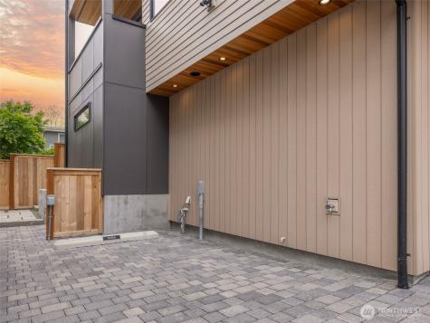 1416 N 47th Seattle WA 98103