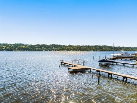 5044 Butterworth Road Mercer Island WA 98040