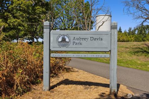 5044 Butterworth Road Mercer Island WA 98040