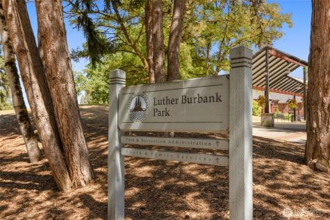 5044 Butterworth Road Mercer Island WA 98040