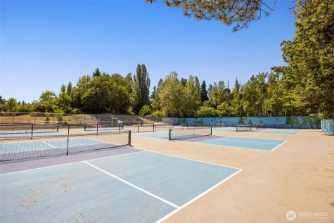 5044 Butterworth Road Mercer Island WA 98040