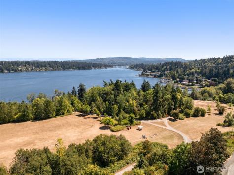 5044 Butterworth Road Mercer Island WA 98040