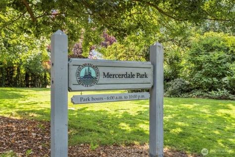 5044 Butterworth Road Mercer Island WA 98040