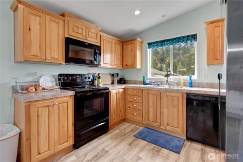 8511 144th Avenue E Puyallup WA 98372