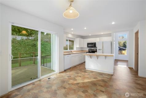 3814 Crystal Ridge Drive SE Puyallup WA 98372