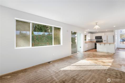 3814 Crystal Ridge Drive SE Puyallup WA 98372
