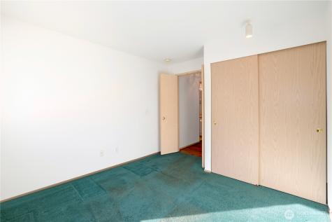 3814 Crystal Ridge Drive SE Puyallup WA 98372