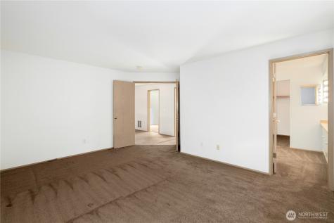 3814 Crystal Ridge Drive SE Puyallup WA 98372