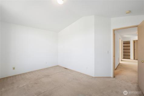 3814 Crystal Ridge Drive SE Puyallup WA 98372