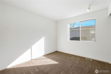 3814 Crystal Ridge Drive SE Puyallup WA 98372