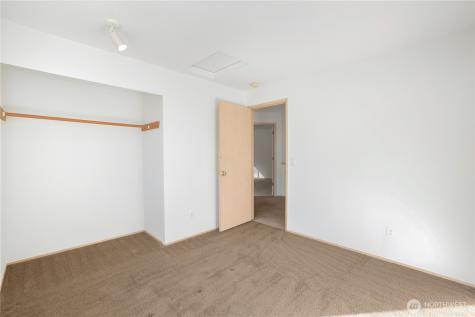 3814 Crystal Ridge Drive SE Puyallup WA 98372