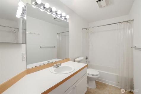 3814 Crystal Ridge Drive SE Puyallup WA 98372