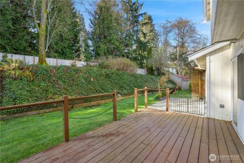 3814 Crystal Ridge Drive SE Puyallup WA 98372