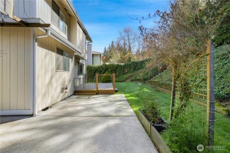 3814 Crystal Ridge Drive SE Puyallup WA 98372