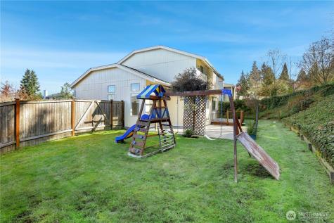 3814 Crystal Ridge Drive SE Puyallup WA 98372
