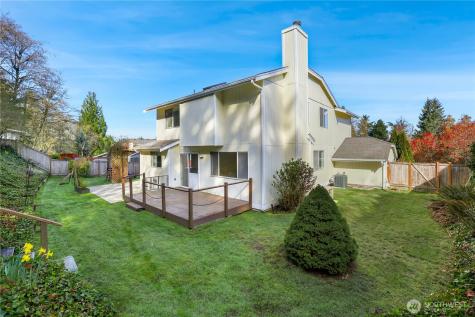 3814 Crystal Ridge Drive SE Puyallup WA 98372
