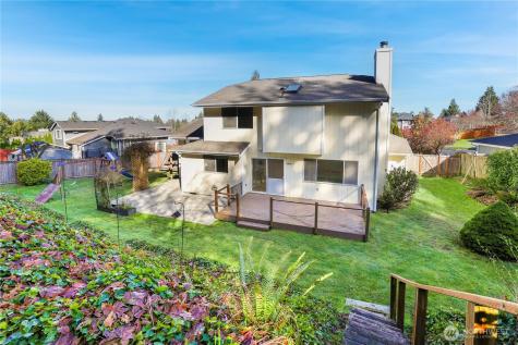 3814 Crystal Ridge Drive SE Puyallup WA 98372