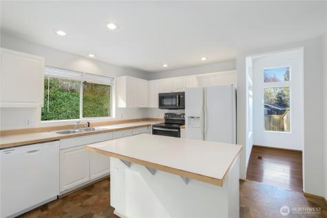 3814 Crystal Ridge Drive SE Puyallup WA 98372