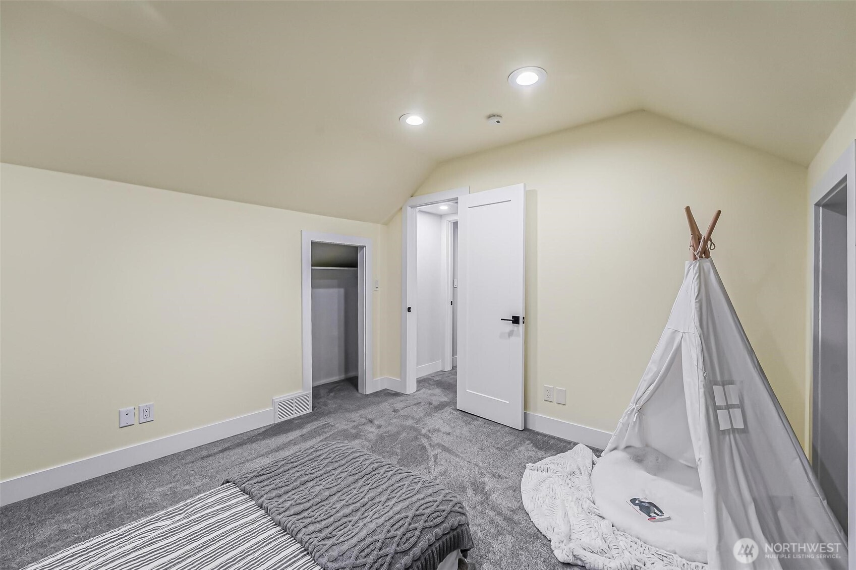 10230 62nd Avenue S Seattle WA 98178