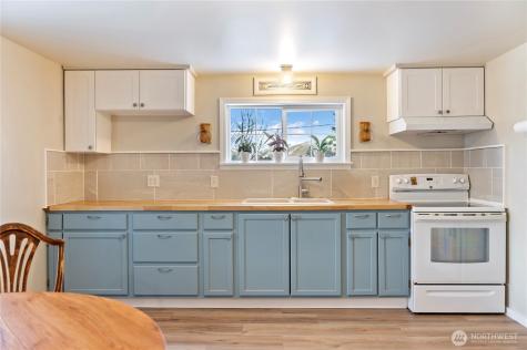 146 E Chewuch Road Winthrop WA 98862