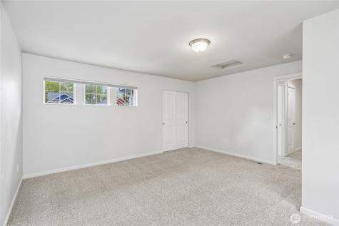 11902 59th Avenue E Puyallup WA 98373