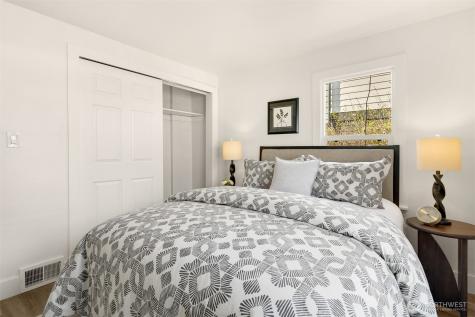 935 N 92nd Street Seattle WA 98103