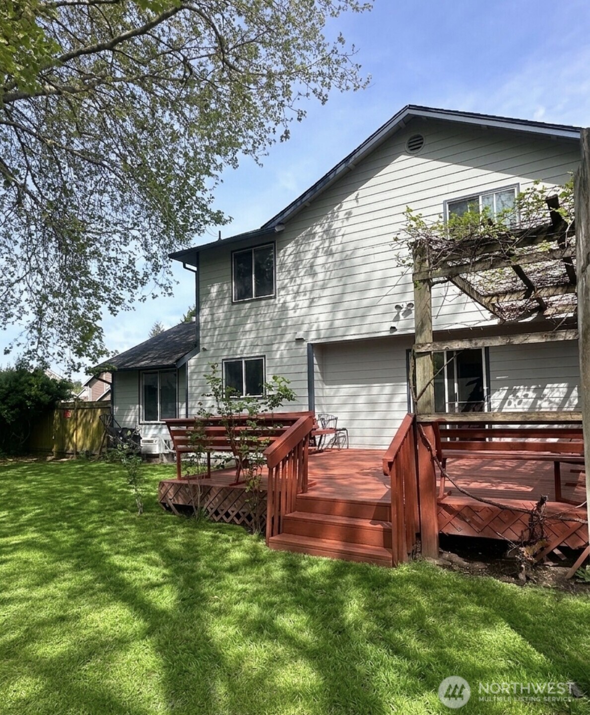 309 White River Drive Pacific WA 98047
