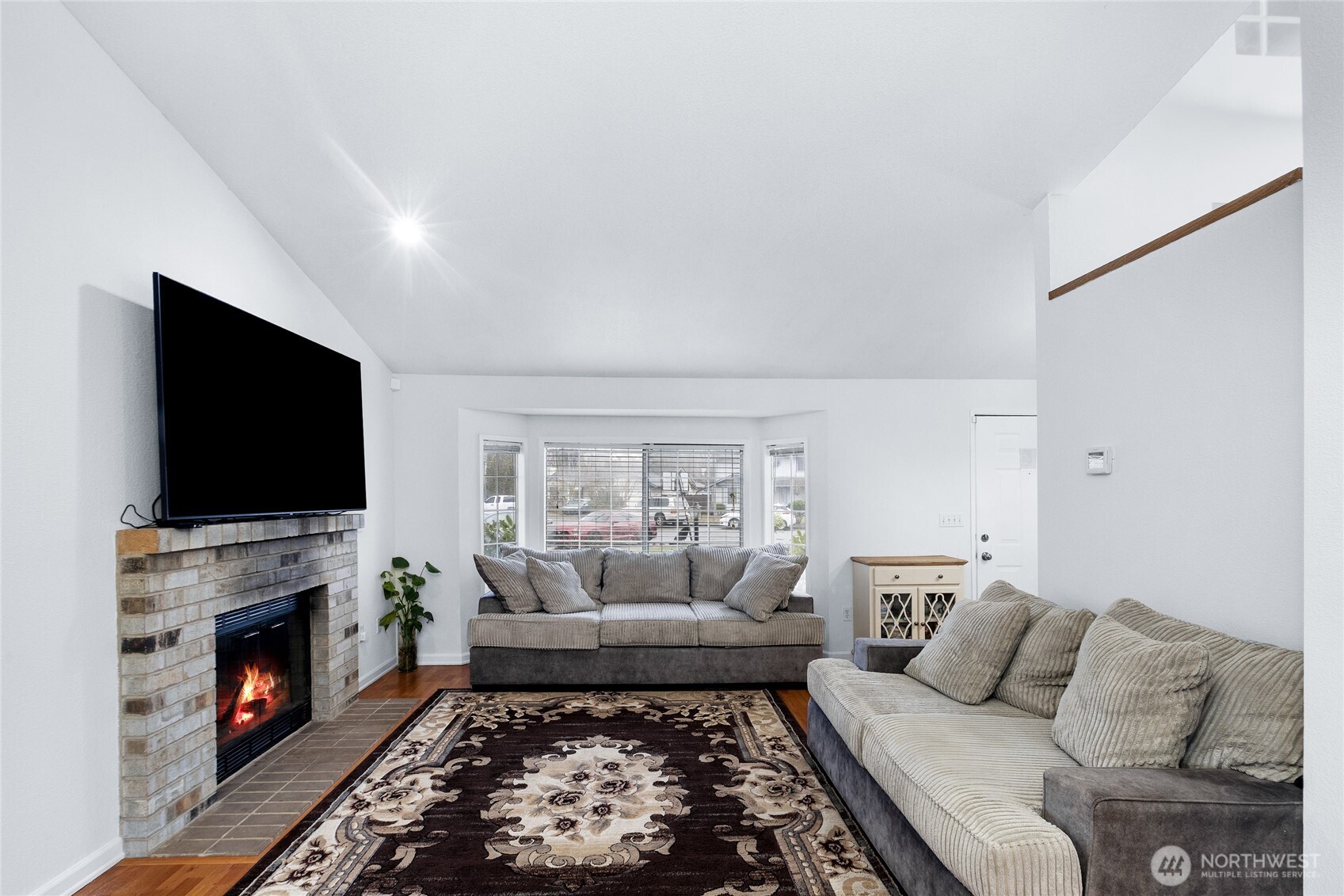 309 White River Drive Pacific WA 98047