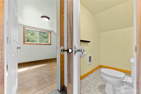 511 Bluff Street Winthrop WA 98862