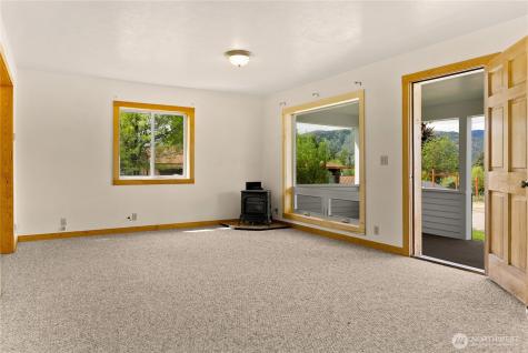511 Bluff Street Winthrop WA 98862