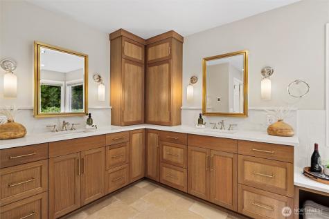 13543 160th Avenue NE Redmond WA 98052