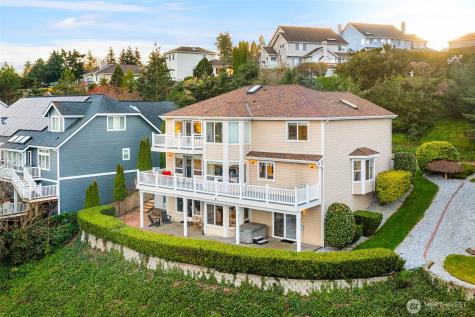 4320 Country Club Drive NE Tacoma WA 98422