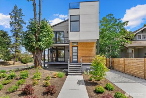 128 24th Avenue Seattle WA 98122
