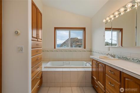 16412 139th Avenue E Puyallup WA 98374