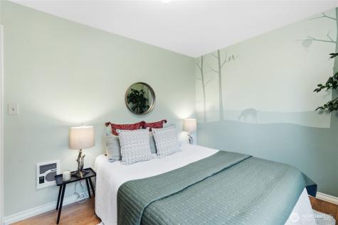 2300 NE 8th Place Renton WA 98056