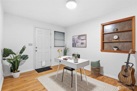 2300 NE 8th Place Renton WA 98056